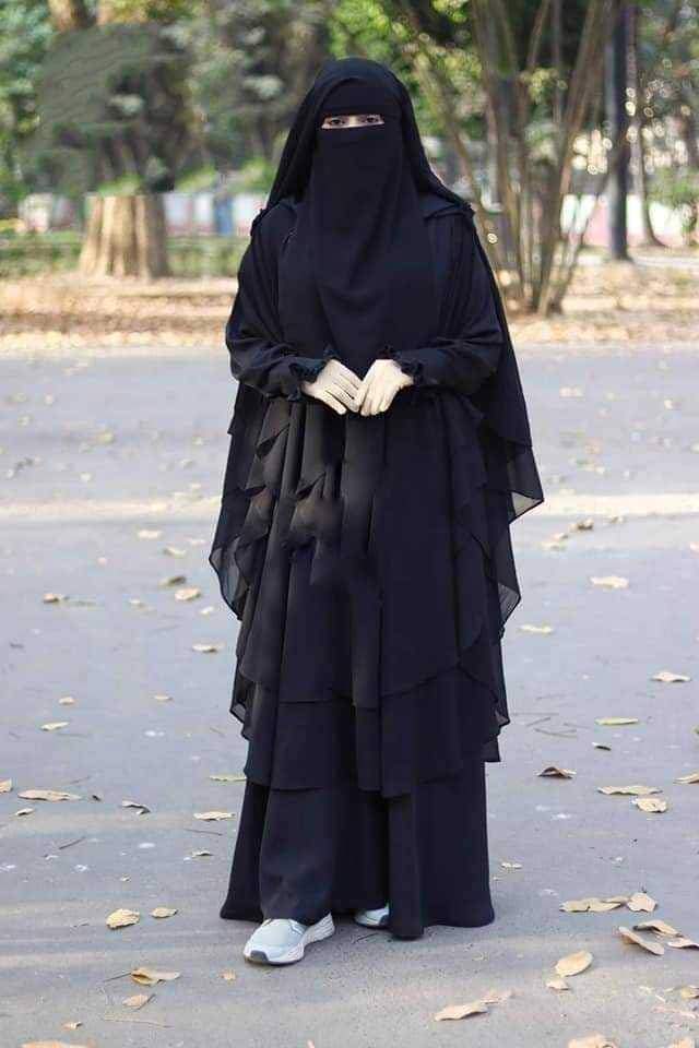 মানজিয়া বোরকা